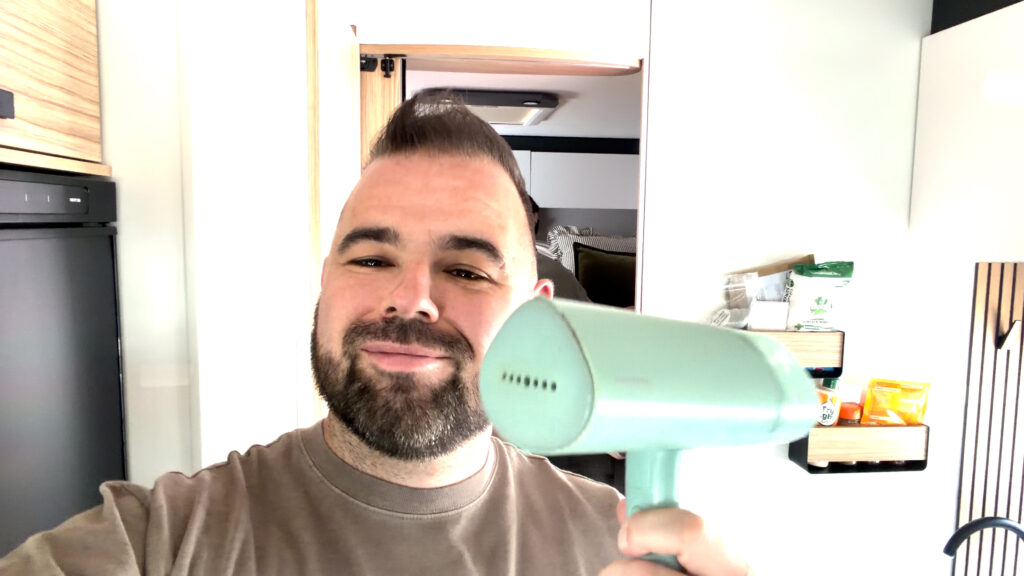 ROBBIE ROAMS BLUETTI